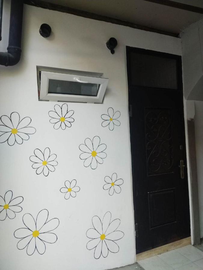 4 Chocolate Apartments In Old Тбілісі Екстер'єр фото